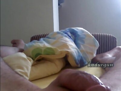 Пухирчаста попка дитинча сильно просвердлена еротика на телефон в сексуальному відео POV